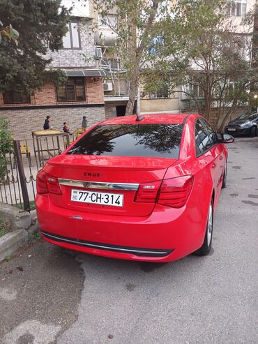 Chevrolet: Chevrolet Cruze sedan - Kuzov: sedan, parlaq qırmızı rəng - Mühərrik — 5