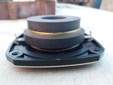 Zvučnici i stereo sistemi: Onkyo DX-11; Delovi -supervisoki 8,5x8,5cm= 20e -visoki 11x11cm= 50e — 4