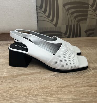 elle ayaqqabi: Ölçü: 40, rəng - Ağ, Yeni