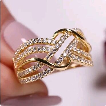 srebrni prsten: Prelep prsten prepun cirkona