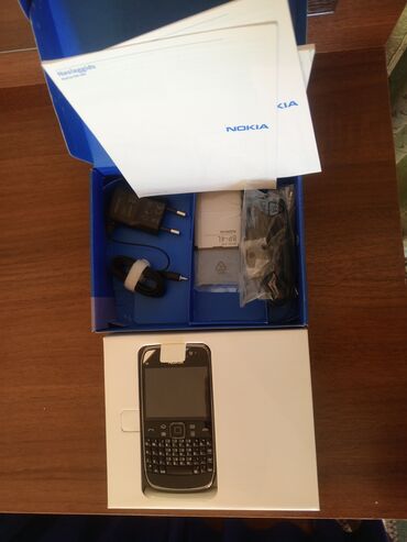 Nokia: Nokia E63, rəng - Qara