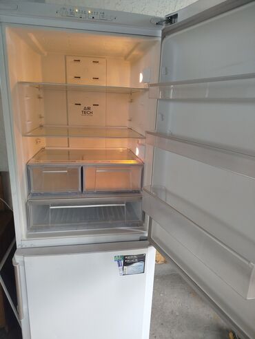Холодильники: Холодильник Hotpoint Ariston, Б/у, Двухкамерный, No frost, 74 * 195 * 75