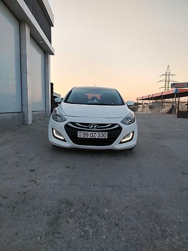 kredit avto aksesuar: Hyundai i30 hatchback – ağ rəng, 5 qapı, şəhər və uzun yol üçün rahat — 2