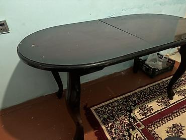 masa jurnalni: Oval formalı, tünd rəngli taxta yemək masası - Material: ağac, cilalı — 2