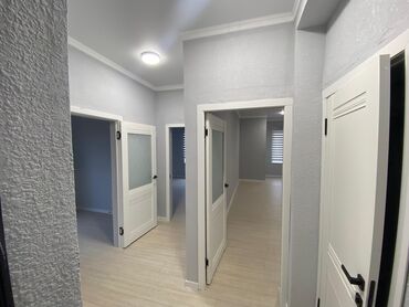 садовый дом: Ички эшик айнек менен, Витраждуу терезелер, түсү - Ак