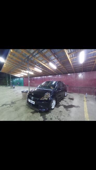 срочно продам авто в связи с переездом: Honda Fit: 2003 г., 1.5 л, Вариатор, Хетчбек