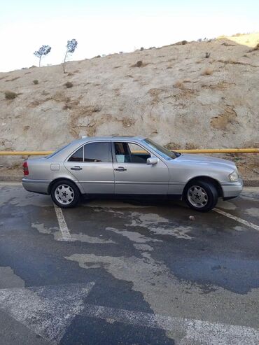 Mercedes-Benz: Mercedes-Benz 230: 2.3 l | 1997 il Sedan — 13