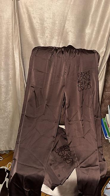 Домашние костюмы: Qəhvəyi rəngdə satən pijama dəsti – LOEWE loqolu. YENİDİR SON 1 ED - — 1