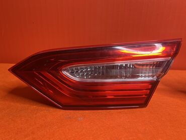 Стоп-сигналы: Комплект стоп-сигналов Toyota 2018 г., Б/у, Оригинал — 2