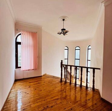 Bağ evlərinin kirayəsi: Bilgəh qəs., 200 kv. m, 4 otaqlı — 5