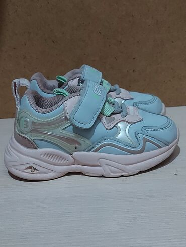 Бутсы: Детская обувь 1.3. 650с - 28 размер 4.6. 300с - 22 размер 7.9. 300с - at lalafo.kg — 5 Бутсы: Детская обувь 1.3. 650с - 28 размер 4.6. 300с - 22 размер 7.9. 300с - — 5