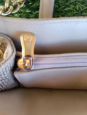 Torbe: Michael Kors Hamilton tasna, printom zmijske kože - Dizajn — 13