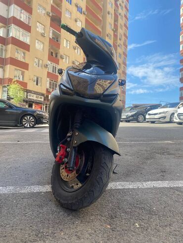 авто шлем: - Yamaha, 125 sm3