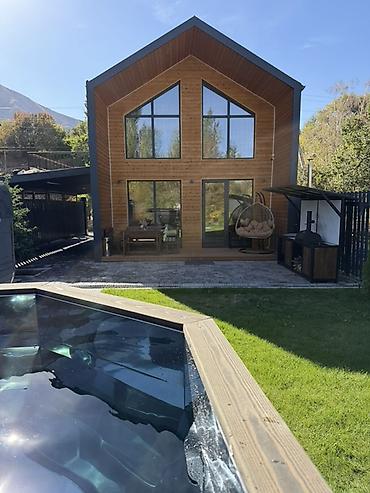 Посуточная аренда домов: 🏡 ДАЧА У РЕКИ — село Арашан 🌿 Уютный барнхаус в 30 минутах от — 5