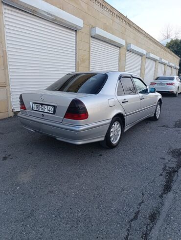 Mercedes-Benz: Mercedes-Benz C-Class: 2 l | 1999 il Sedan — 6