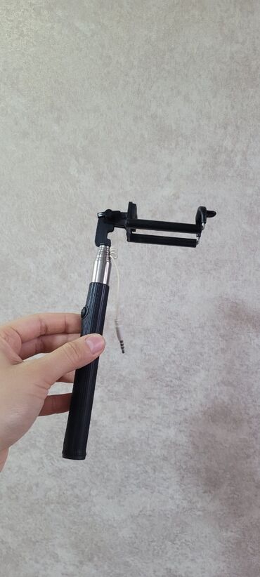 self portrait: Selfi cubugu 1cə dəfə işlənib təptəzədi