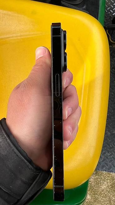 Apple iPhone: IPhone 14 Pro, Б/у, 128 ГБ, Черный, Наушники, Зарядное устройство, Защитное стекло, 76 % — 3