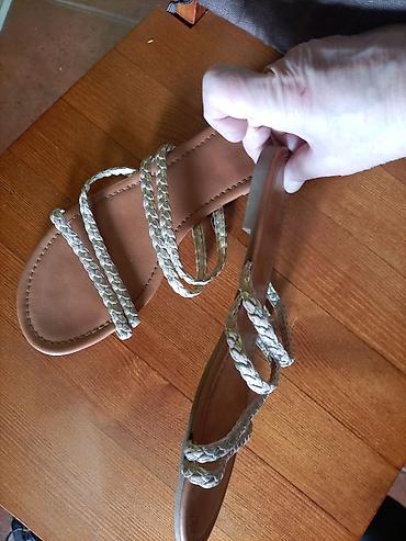 Baletanke: Bordo nove 2000,Massimo Dutti 6000.papuče 700patike 1000.crno bele — 9