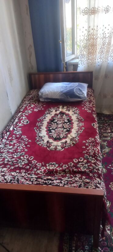 сдаю дом на длительный срок: Bir otaqlı sadə kirayə otaq/komnata. Təklif olunanlar:Kamunal