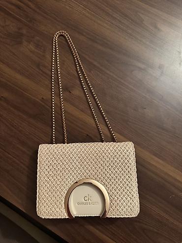 Çantalar: Charles& Keith markası,yenidir,45 alınıb 14 satılır — 1
