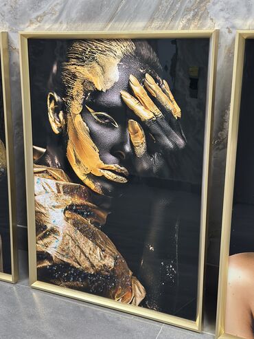 Şəkillər, tablolar: Üzəri epoksid boya ilə örtülmüş, canlı və parlaq görünüşə sahib olan — 25