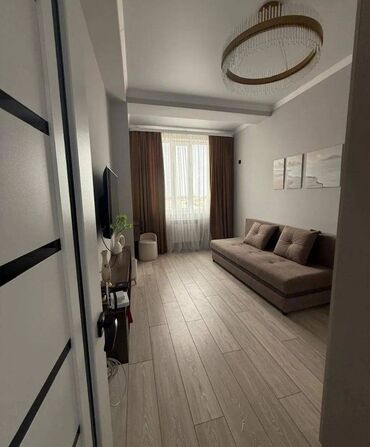 1 комнатная квартира в караколе: 1 комната, 33 м², Индивидуалка, 3 этаж, Евроремонт