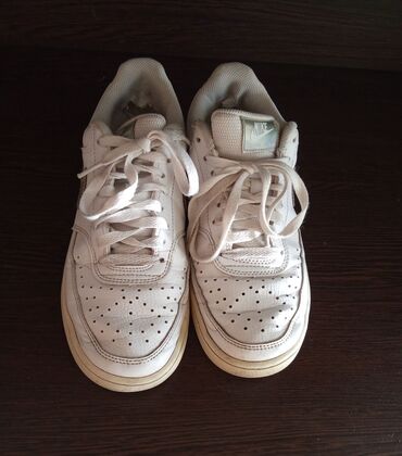 bele cizme: Nike, 38.5, bоја - Bela