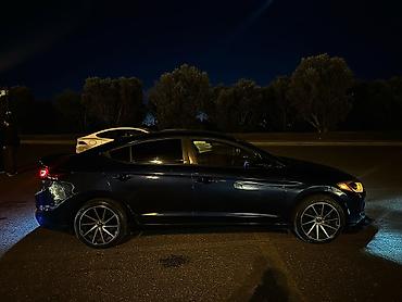 ravon 2: Hyundai Elantra: 2 l | 2016 il Sedan — 5