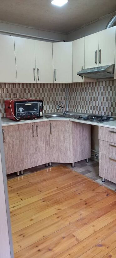 Uzunmüddətli kirayə mənzillər: Telnovda kirayə ev verilir. Şəkildə görünən əşyalarla verilir. İstilik — 18