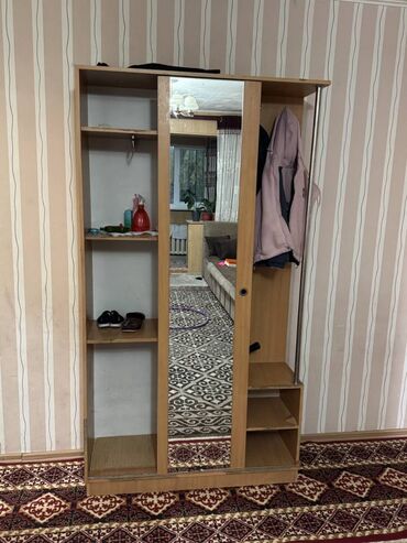 кресло офисные бу: Кире бериш үчүн шкаф, Колдонулган, Күзгүсү менен