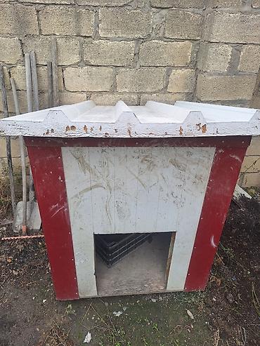 pudel it cinsi: İt evi – açıq havada istifadə üçün - Material: bərk taxta karkas — 2
