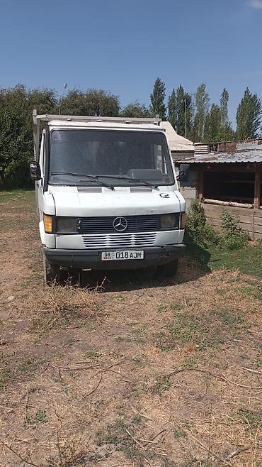 ман фура: Грузовой фургон Mercedes-Benz (серия T2/508–609) белого цвета — 1