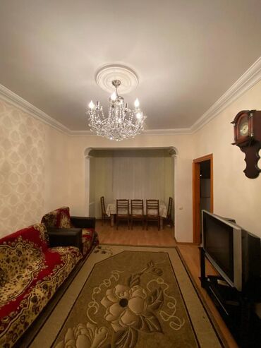 Uzunmüddətli kirayə mənzillər: Ecemi metrosuna yaxin 3 otaq bina evi 5/5 mertebesi ewyali kiraye — 4