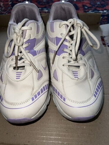 волейболный кросовка: Кроссовки женские/подростковые, спортивный стиль. - Цвет: белый с