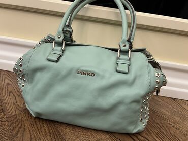 Çantalar: Pinco marksidi, originaldi, hec bir problemi yoxdur bir iki defe