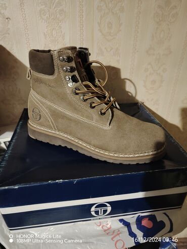 Gležnjače: Gležnjače, Sergio Tacchini, 41.5 — 9