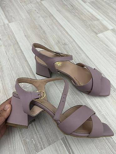 Женские сандалии на каблуке - Цвет: пудрово‑лиловый (mauve) - at lalafo.kg Женские сандалии на каблуке - Цвет: пудрово‑лиловый (mauve) -