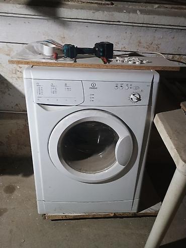 xarab paltaryuyan aliram: Indesit önyükləməli paltaryuyan maşın Oşıqları yanır.Nə isə işə — 2