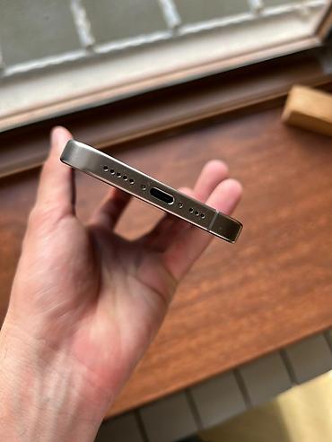 iphone 12 baki: IPhone 15 Pro, Natural Titanium, Face ID — 3