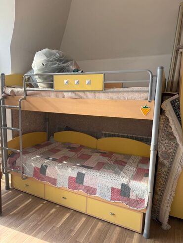 художественная ковка мебель: Oğlan və qız üçün, İşlənmiş, 2 təknəfərlik çarpayı, Yazı masası, Dolab, Komod