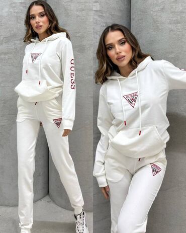 Gornji i donji deo: Zenske trenerke S,M,L,XL,XXL velicine za samo 3900 din
pb — 9