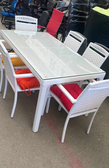 Bağ, çöl masa və oturacaq dəstləri: Kvadrat masa, Açılmayan, Stullar ilə, Həsir toxunuşlu — 24