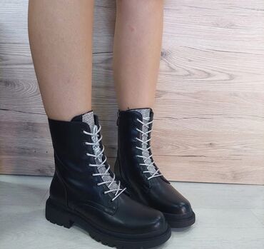 papuce zenske sobne: Ankle boots