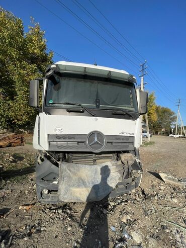 грузовой сапок двух скат: Тягач, Mercedes-Benz, 2012 г., Без прицепа