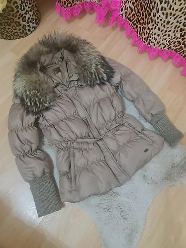 leggings h: Ženska zimska jakna sa obimnim krznom na okovratniku/kapuljači. - — 4