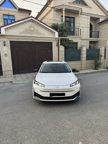 Avtomobil salonu üçün digər detallar: Elektrik krossover salonu – modern texnologiya və komfort - Panorama — 20