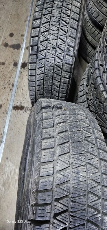 Шины: Шины 215 / 70 / R 16, Зима, Б/у, Комплект, Легковые, Япония, Bridgestone