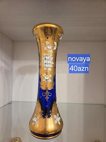 dekor vitrin: Bir vaza, Bogem şüşəsi — 1