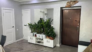 кухня лофт: Просторная кухня-гостиная в современном стиле. - Планировка — 3