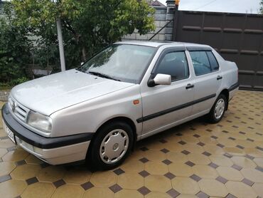 Volkswagen: Volkswagen Vento: 1993 г., 1.8 л, Автомат, Бензин, Седан